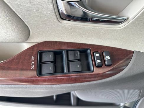 Used 2011 Toyota Sienna XLE FWD image 20