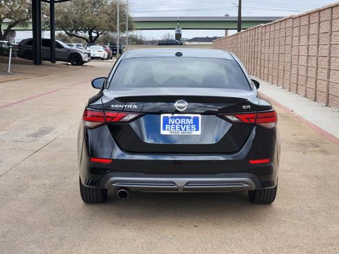 Used 2021 Nissan Sentra SR w/ SR Premium Package image 6