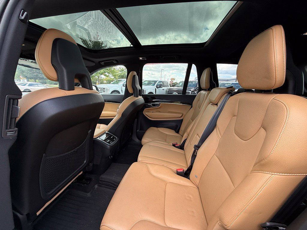 Used 2018 Volvo XC90 T5 Momentum w/ Convenience Package AWD/4WD image 11