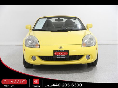 Used 2003 Toyota MR2 RWD image 3