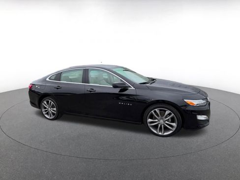 Used 2024 Chevrolet Malibu LT image 2