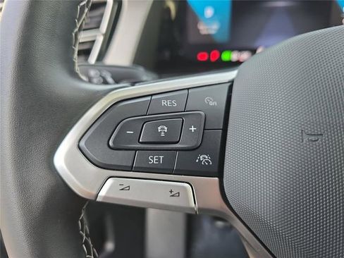 Used 2025 Volkswagen Atlas Cross Sport SE image 22