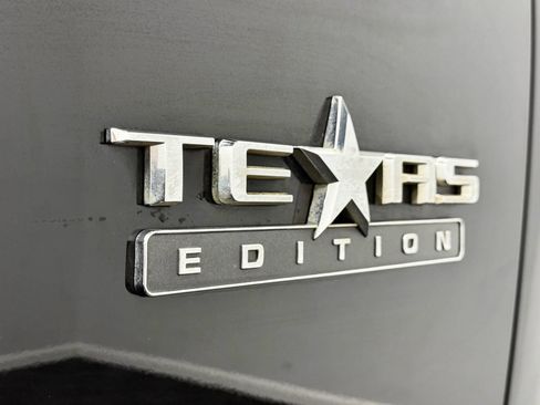 Used 2022 Chevrolet Silverado 2500 LT w/ Texas Edition AWD/4WD image 18