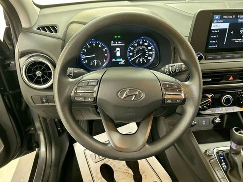 Used 2023 Hyundai Kona SEL image 4