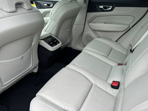 New 2025 Volvo XC60 B5 Ultra w/ Protection Package Premier image 12
