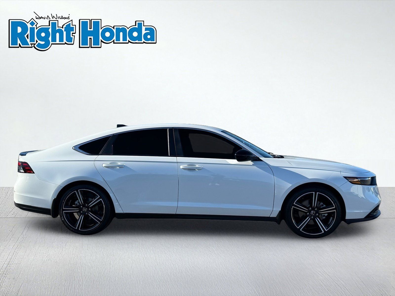 Used 2024 Honda Accord Sport image 9