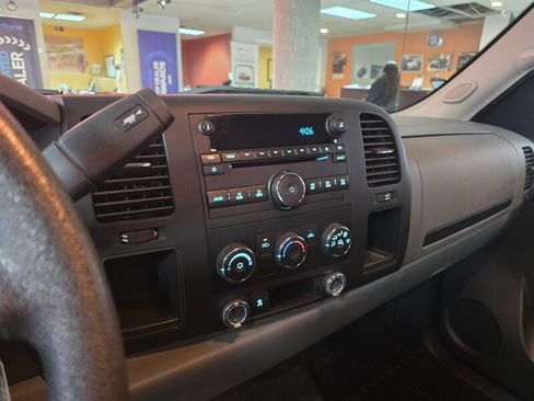 Used 2011 Chevrolet Silverado 1500 LS image 19