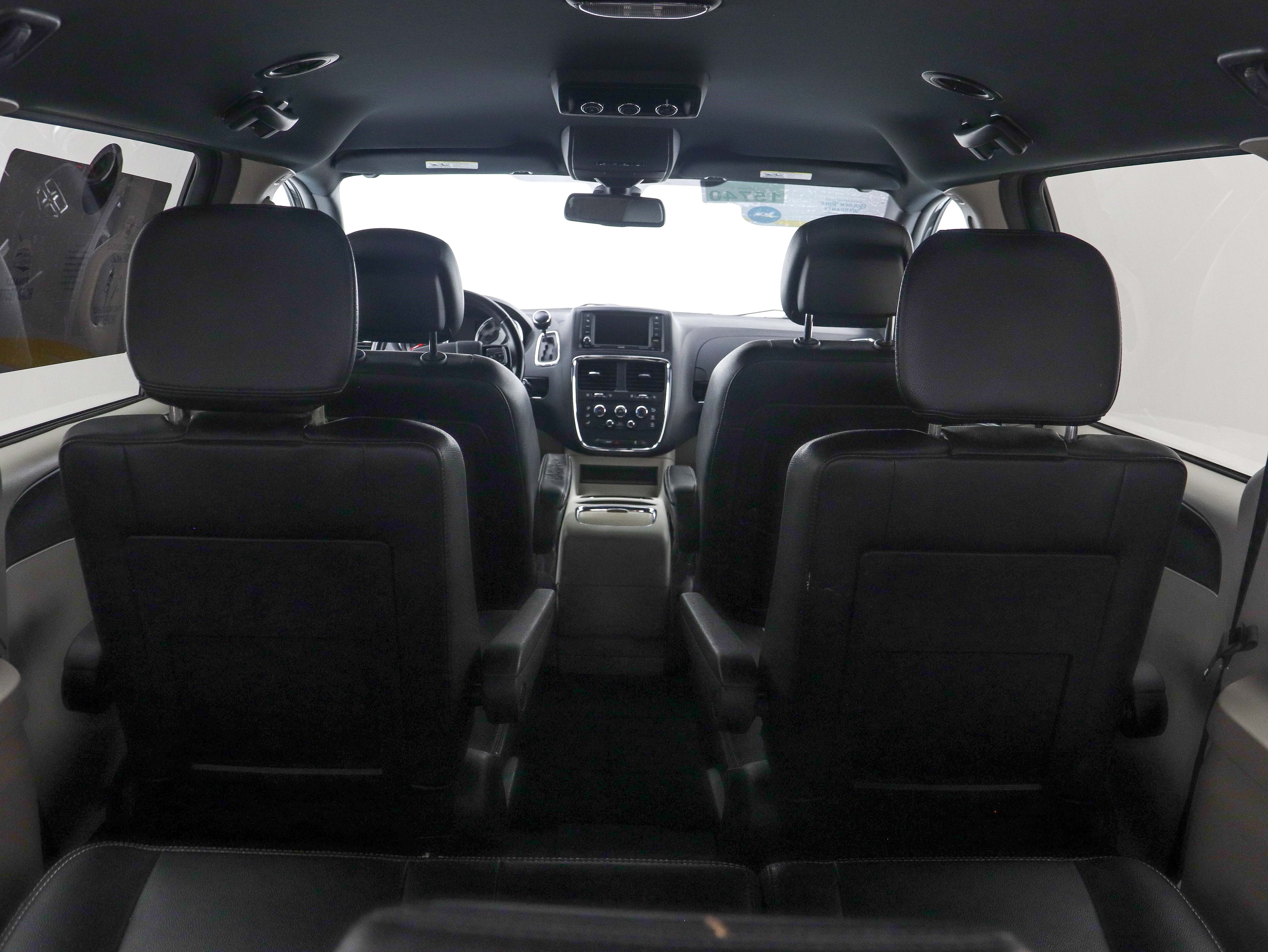Used 2020 Dodge Grand Caravan SXT FWD image 13