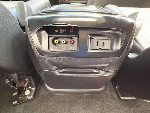 Used 2017 Toyota Sienna SE Premium FWD image 41