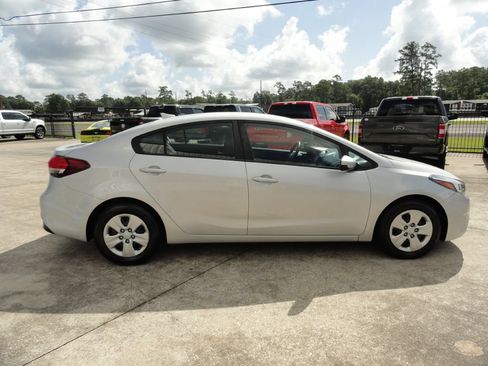 Used 2018 Kia Forte LX w/ LX Popular Package FWD image 5