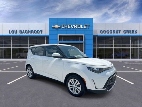 Used 2023 Kia Soul LX FWD image 1