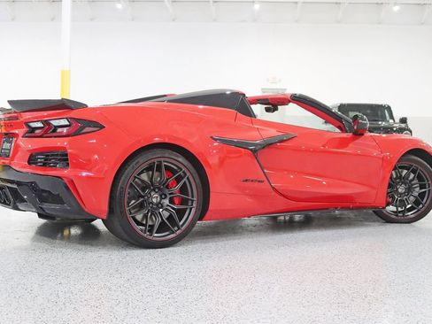 Used 2023 Chevrolet Corvette Z06 RWD image 11