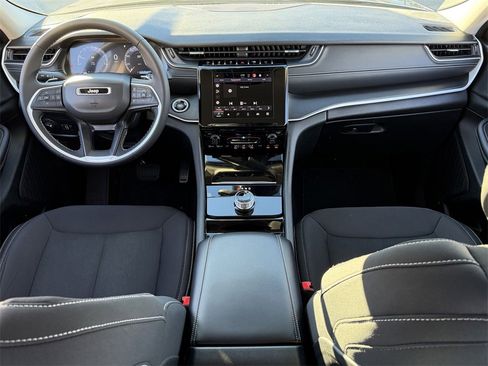 Used 2023 Jeep Grand Cherokee L Laredo image 21