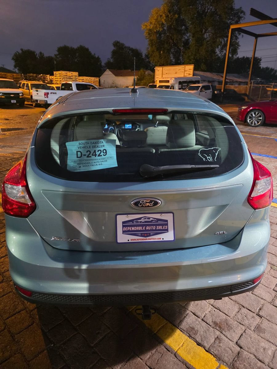 Used 2012 Ford Focus SEL w/ SEL/Titanium Winter Pkg FWD image 6