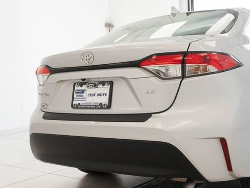 Used 2023 Toyota Corolla LE w/ Carpet Mat Package (TMS) FWD image 8