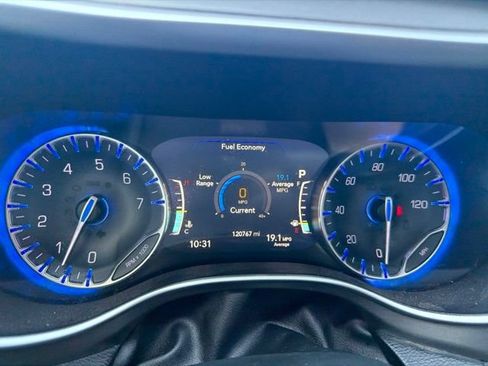 Used 2020 Chrysler Pacifica Touring-L Plus FWD image 29