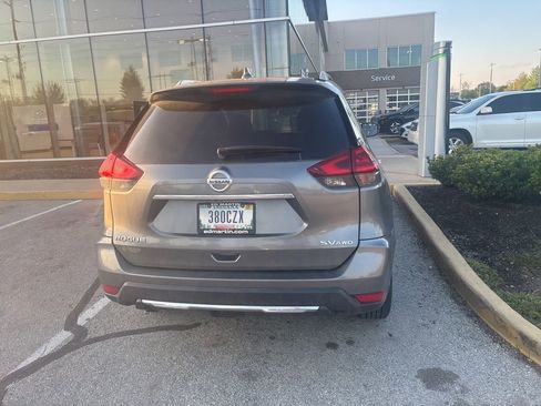 Used 2018 Nissan Rogue SV AWD/4WD image 4