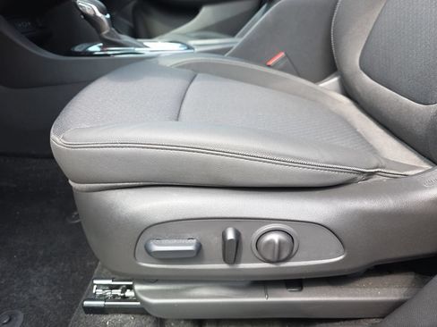 Certified 2023 Buick Encore GX Preferred w/ Cold Weather Comfort Package FWD image 31