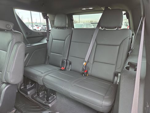 Used 2022 Chevrolet Tahoe Z71 w/ Luxury Package image 12