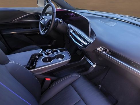 Certified 2025 Cadillac Lyriq Sport image 20