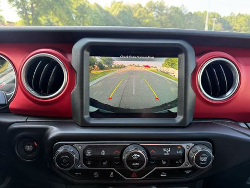 Used 2022 Jeep Wrangler Rubicon w/ LED Lighting Group AWD/4WD image 19