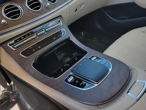 Used 2022 Mercedes-Benz E 350 4MATIC Sedan image 19