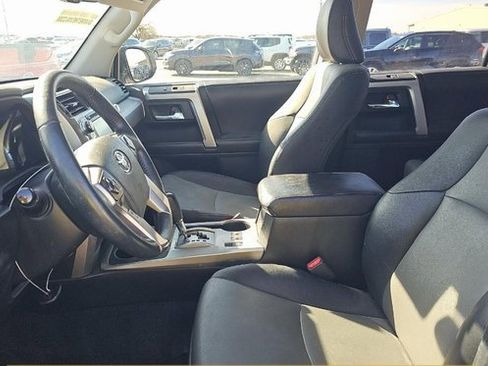 Used 2019 Toyota 4Runner SR5 Premium image 3