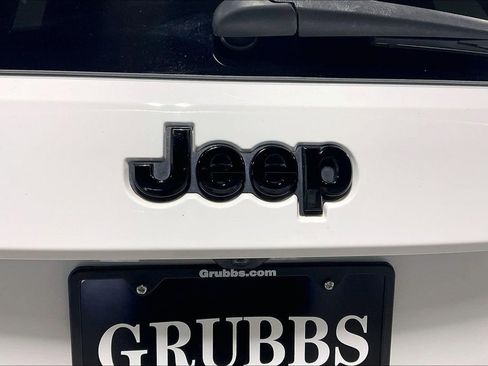 Used 2019 Jeep Grand Cherokee Altitude image 41