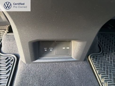 Certified 2022 Volkswagen Atlas Cross Sport SE w/ Panoramic Sunroof Package image 25