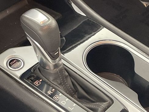 Used 2024 Nissan Altima 2.5 SV image 16