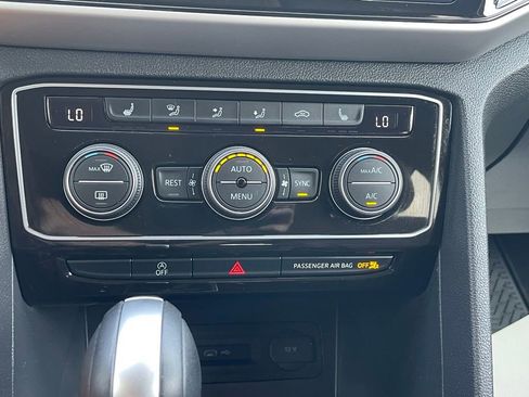 Used 2023 Volkswagen Atlas SE image 38