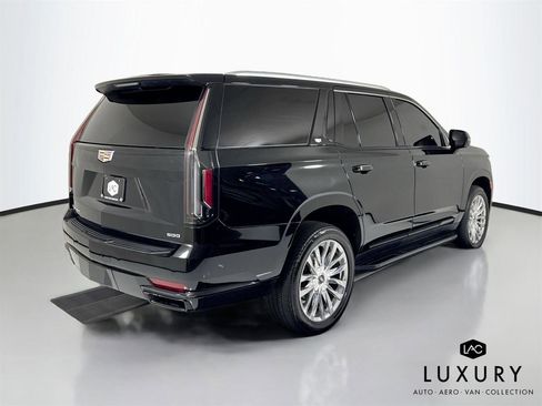 Used 2023 Cadillac Escalade Premium Luxury AWD/4WD image 6