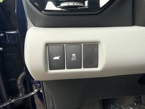 Used 2025 Honda Pilot Touring image 29
