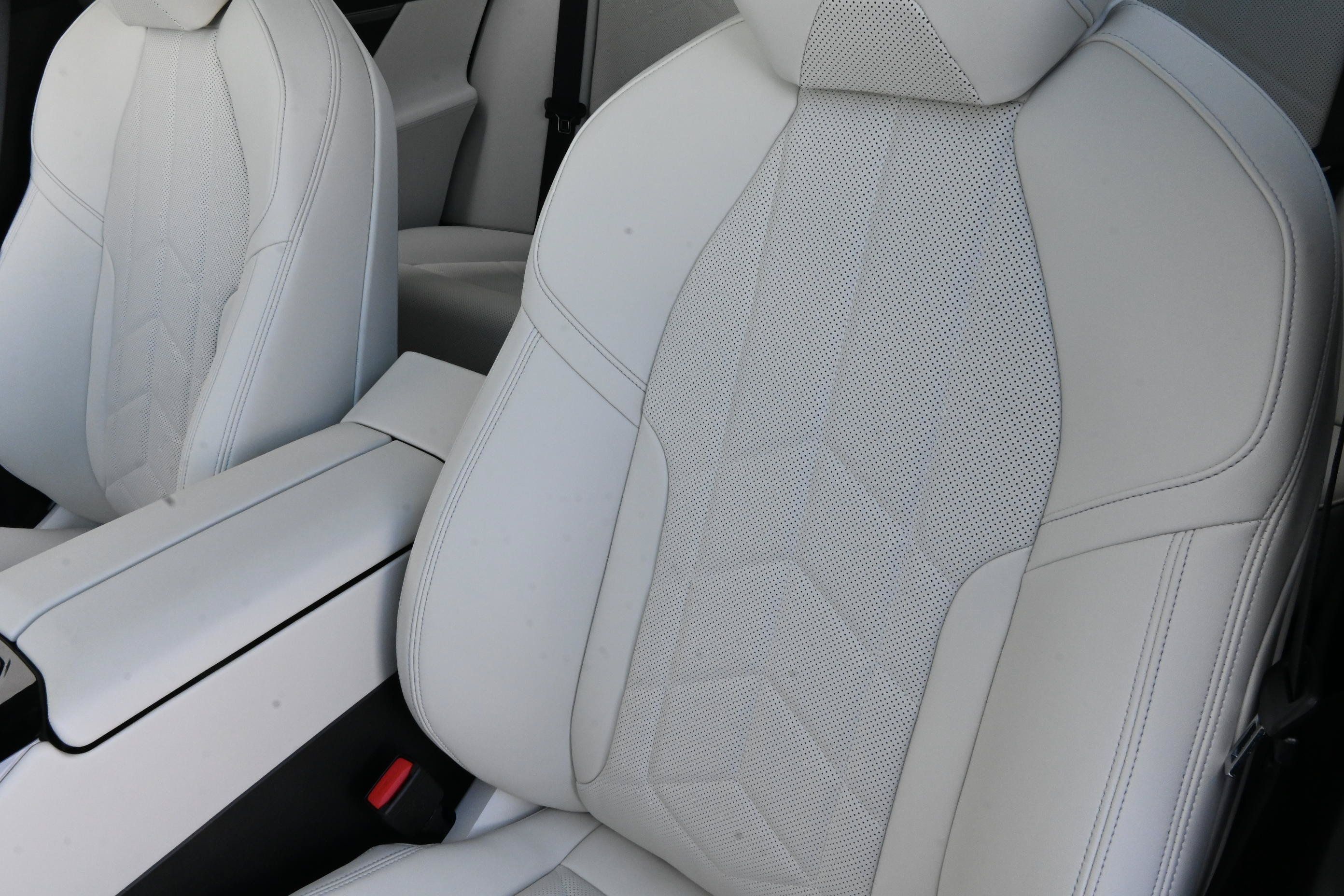 Used 2026 BMW 530i w/ Executive Package RWD image 5