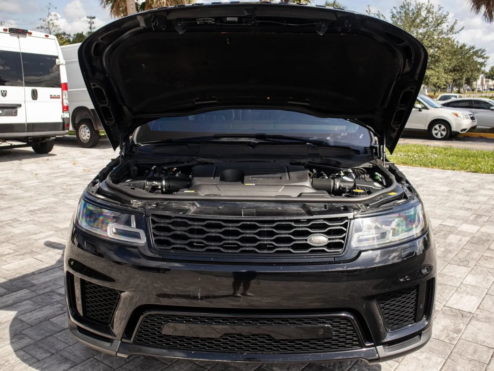 Used 2020 Land Rover Range Rover Sport SE AWD/4WD image 36