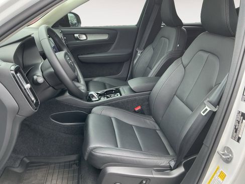 New 2026 Volvo XC40 B5 Plus w/ Protection Package Premier AWD/4WD image 9