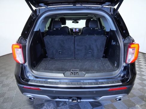 Used 2022 Ford Explorer Limited w/ Equipment Group 301A AWD/4WD image 28