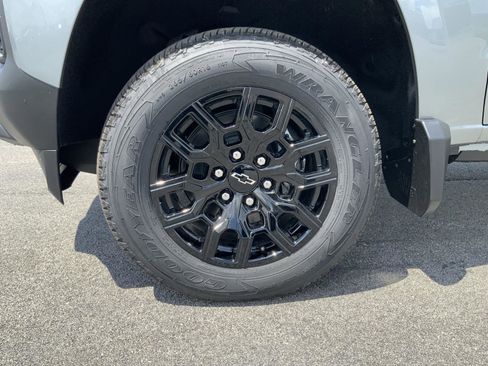 New 2026 Chevrolet Colorado W/T w/ WT Custom Package RWD image 17