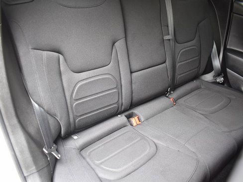 Used 2022 Jeep Renegade Latitude w/ Convenience Group image 28