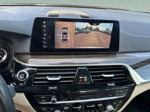 Used 2019 BMW 530i w/ Premium Package image 26