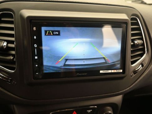 Used 2020 Jeep Compass Latitude image 27