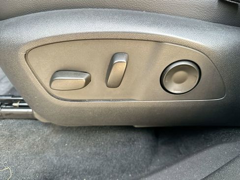 Used 2024 Chevrolet Traverse LT image 12