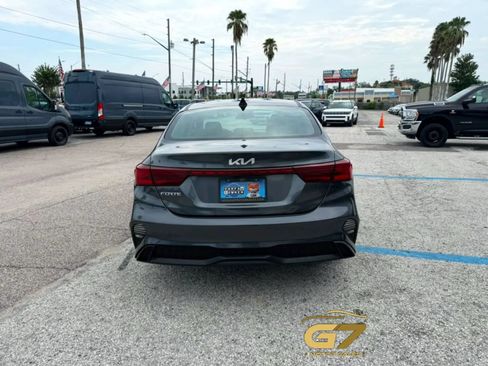 Used 2022 Kia Forte LXS FWD image 3