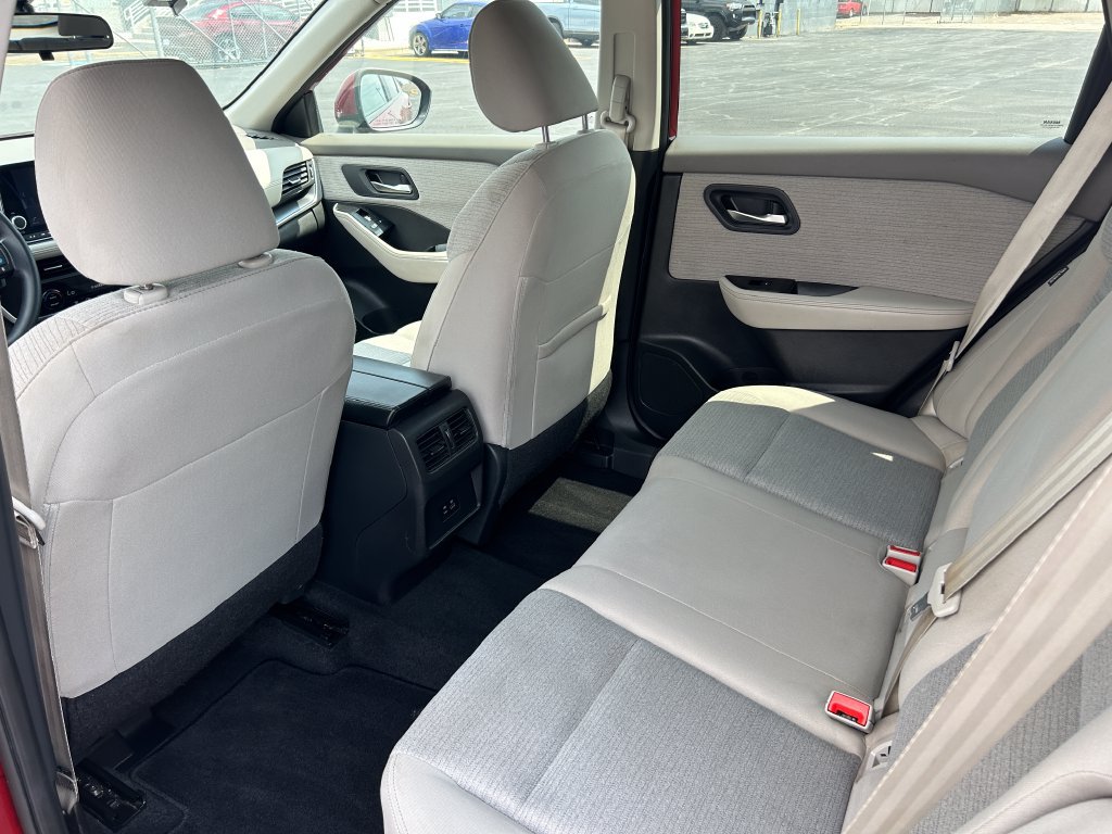 Used 2023 Nissan Rogue SV AWD/4WD image 29