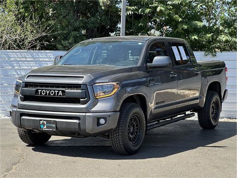 Used 2017 Toyota Tundra Limited w/ Limited Premium Package AWD/4WD image 6