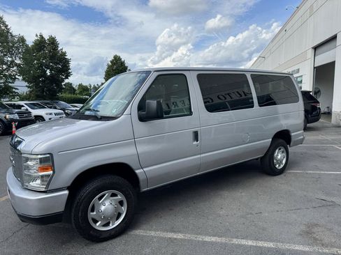 Used 2013 Ford E-350 and Econoline 350 XLT RWD image 29