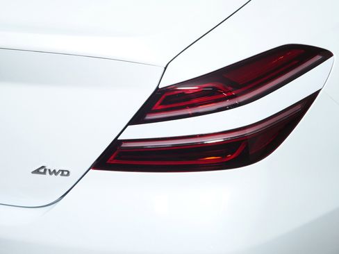 Used 2025 Genesis G70 2.5T w/ Sport Prestige Package image 17