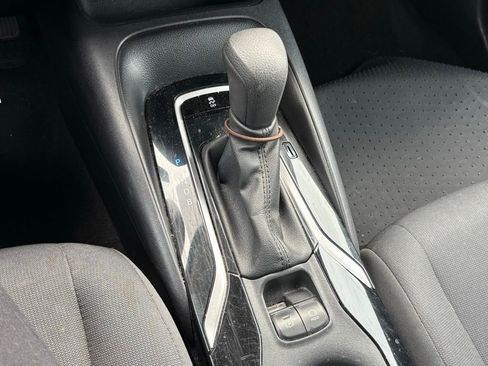 Used 2021 Toyota Corolla LE image 11