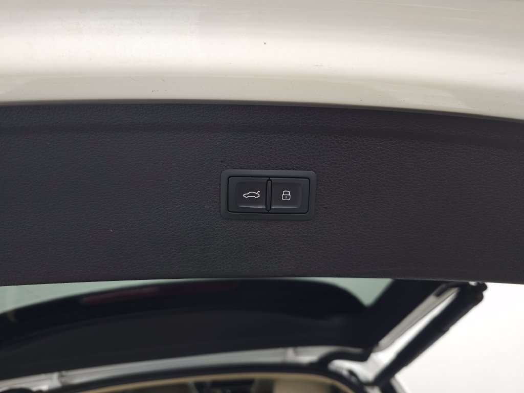 Used 2018 Audi Q5 2.0T Premium AWD/4WD image 8