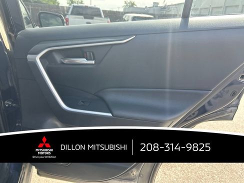 Used 2025 Toyota RAV4 XLE AWD/4WD image 12